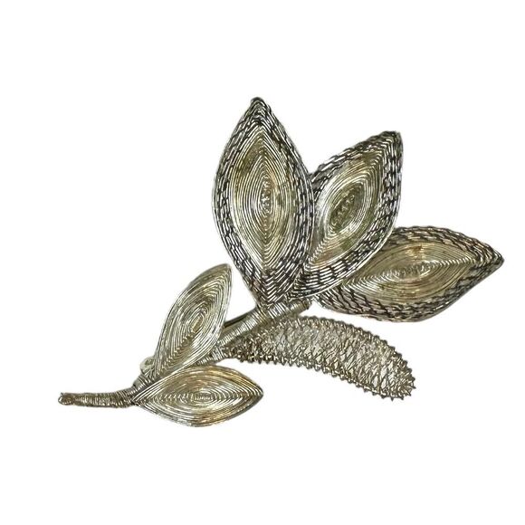 Vintage Spun Silver wire wrapped leaf brooch - Picture 1 of 7